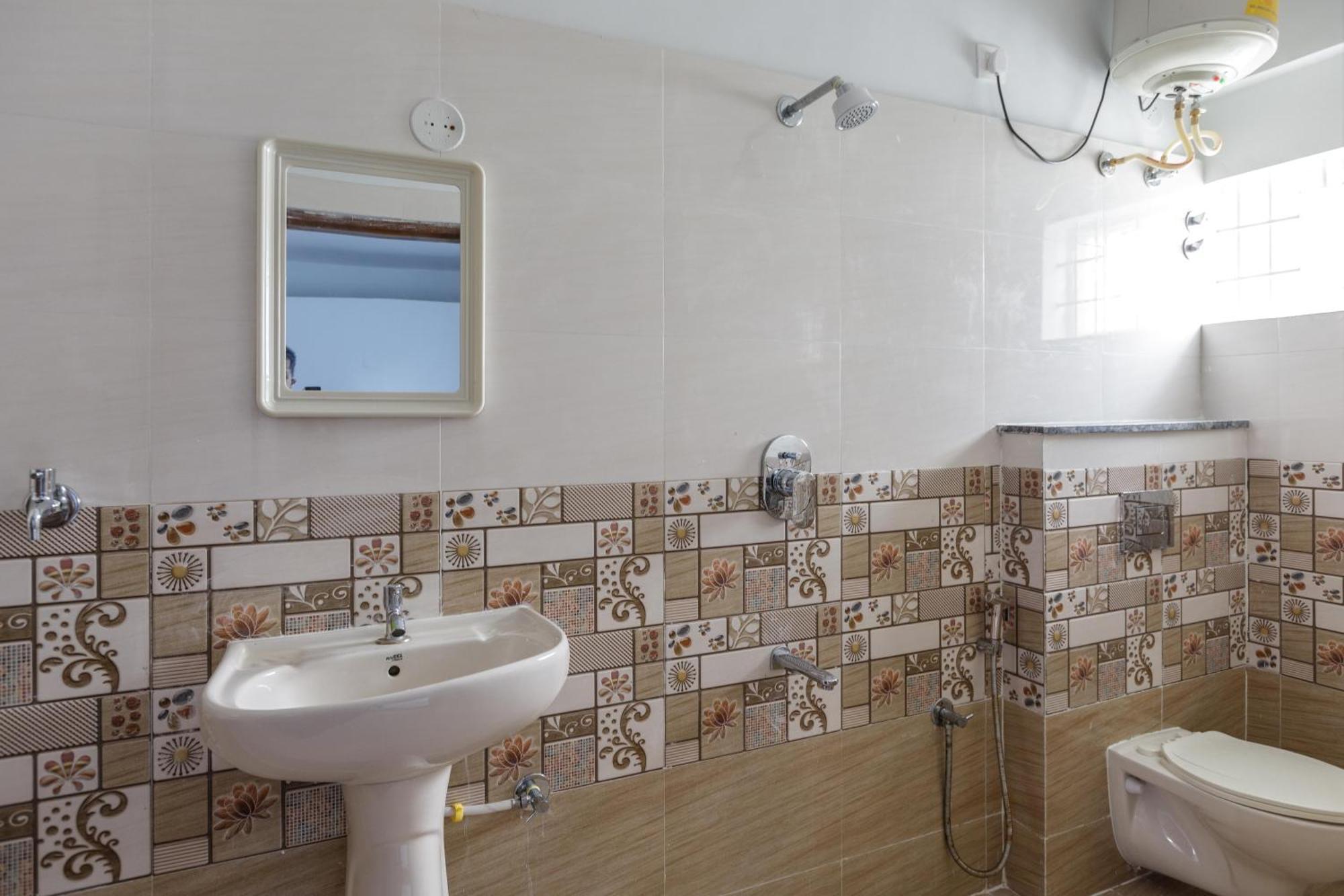 Pinnacle Serviced Aparthotel *